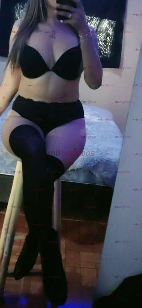 FOTOS DE KRISTAL MILF SÚPER SEXY EXPERTA EN ORAL LACTANDO