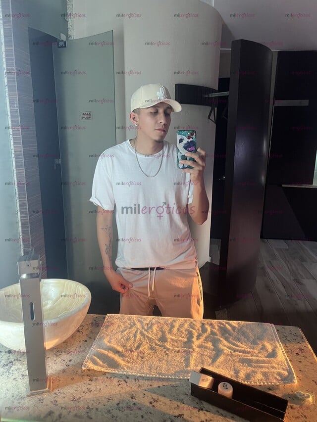 FOTOS DE BISEXUAL DISPUESTO A DARTE PLACER CON MI VERGA GRUESA Y HUEVOS GRANDES