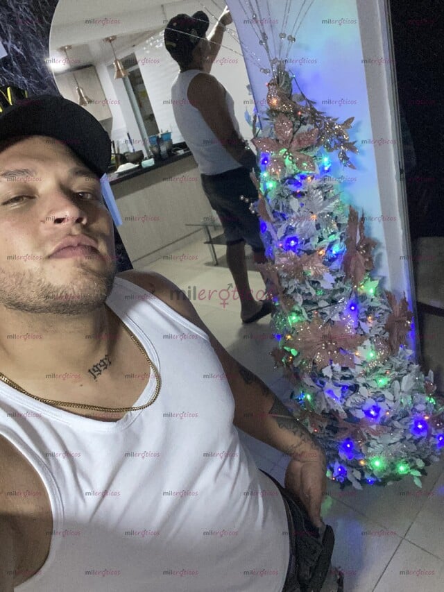 FOTOS DE CHICO VENEZOLANO EXCLUSIVO A CUMPLIR TUS FANTASÍAS OJOS CLARO BUEN CUERPO .