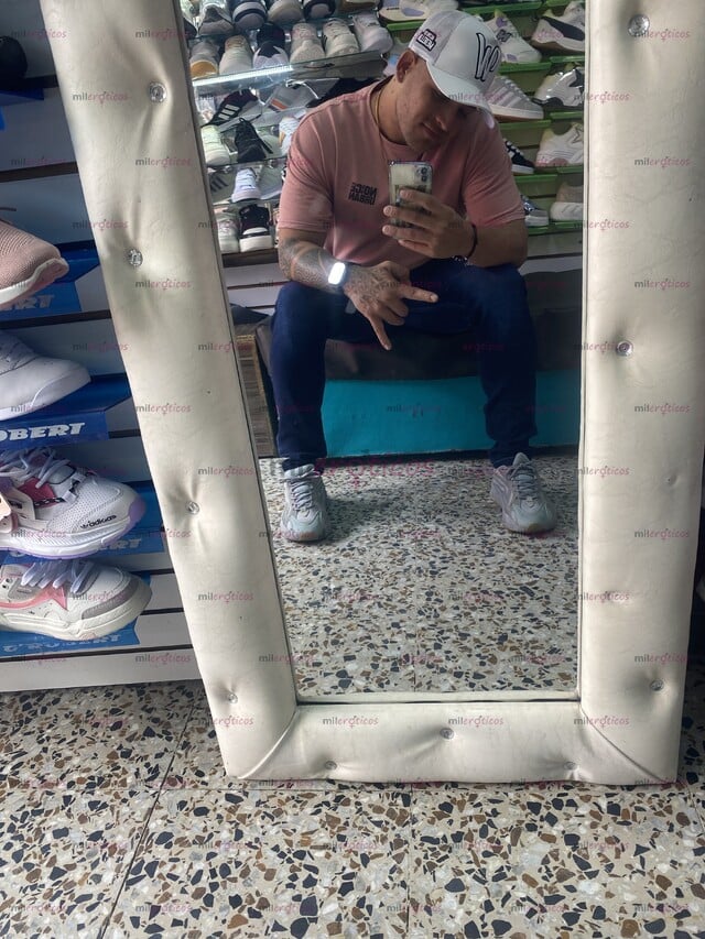 FOTOS DE CHICO VENEZOLANO EXCLUSIVO A CUMPLIR TUS FANTASÍAS OJOS CLARO BUEN CUERPO .