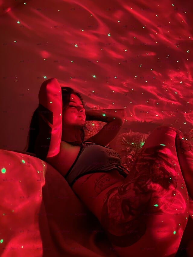 FOTOS DE , UNA FLACA TATUADA CON LA VAGINA MOJADITA PARA QUE DISFRUTES