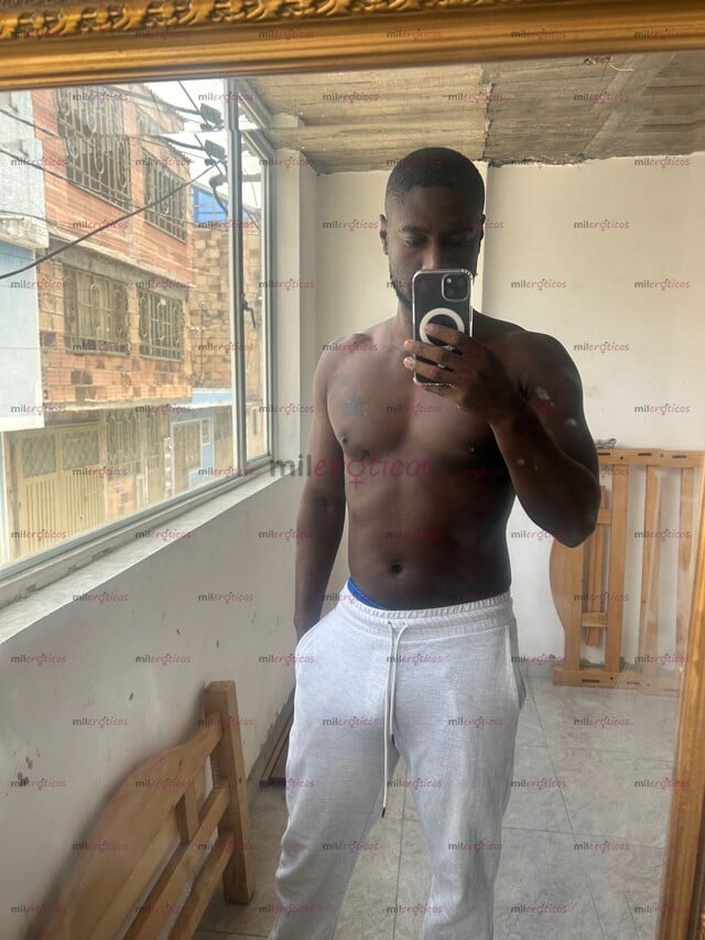 FOTOS DE NEGRO CON GANAS DE DARTE ARTA VERGA! LECHERO VERGA DURA ATLÉTICO JOVEN