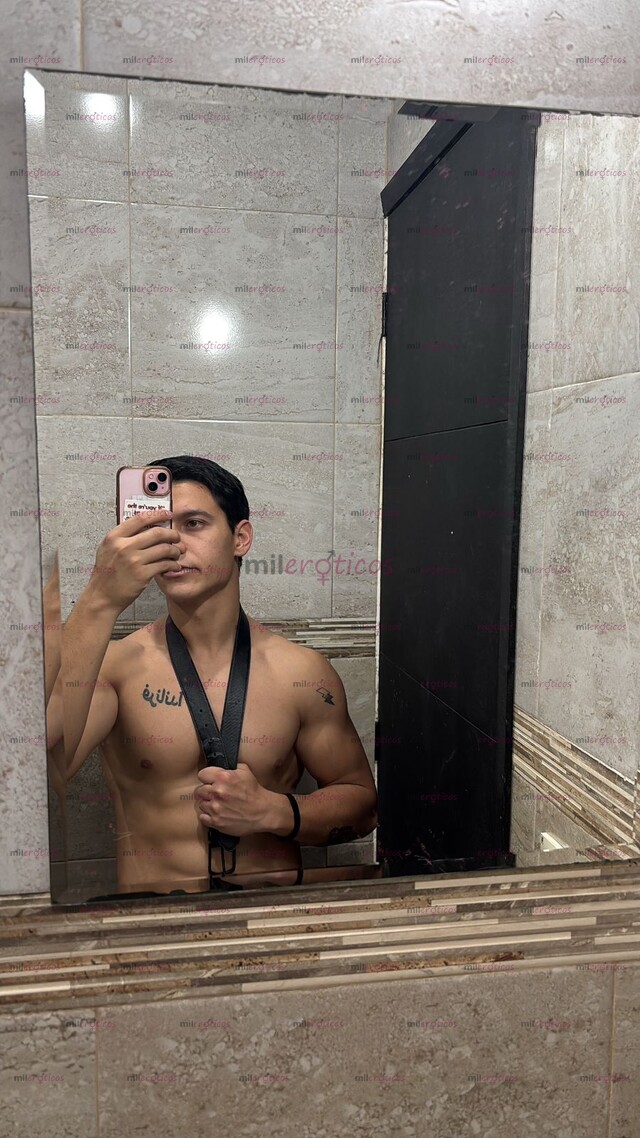 FOTOS DE JOVEN DOTADO CON EXCELENTE FÌSICO, BUEN VER Y MUY AGRADABLE