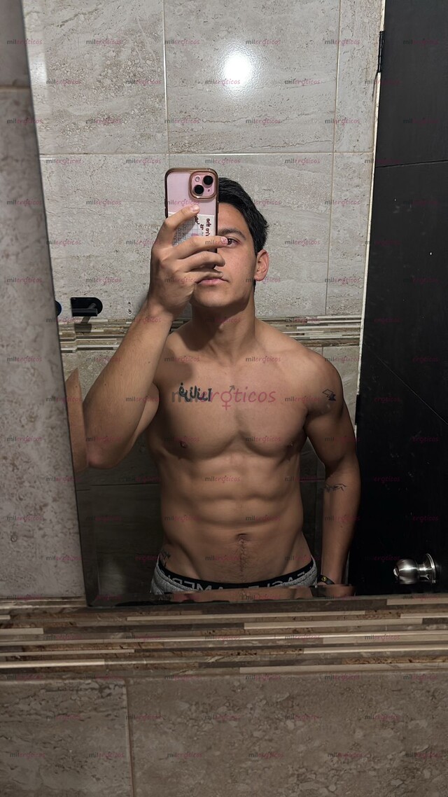 FOTOS DE JOVEN DOTADO CON EXCELENTE FÌSICO, BUEN VER Y MUY AGRADABLE