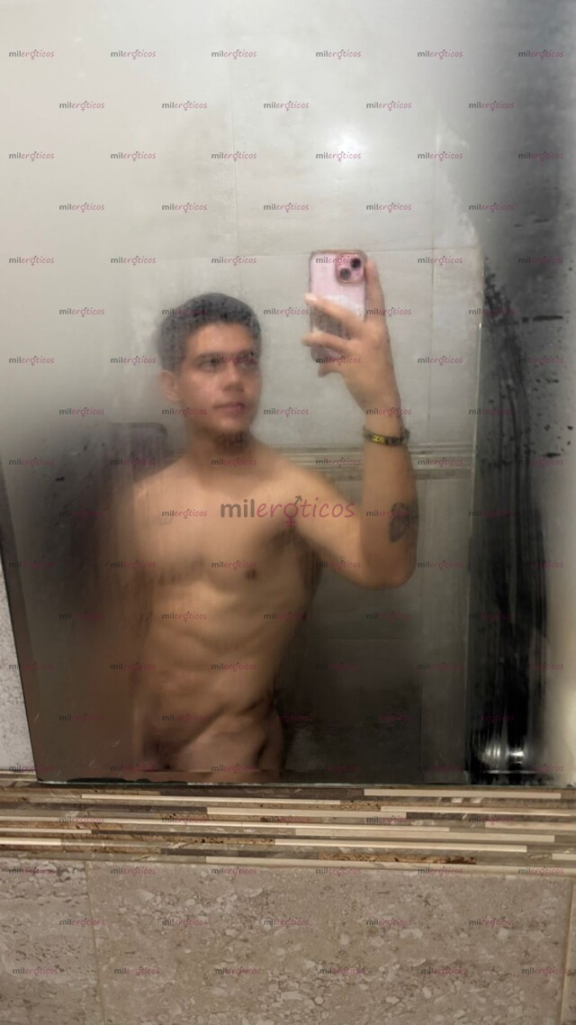 FOTOS DE JOVEN DOTADO CON EXCELENTE FÌSICO, BUEN VER Y MUY AGRADABLE