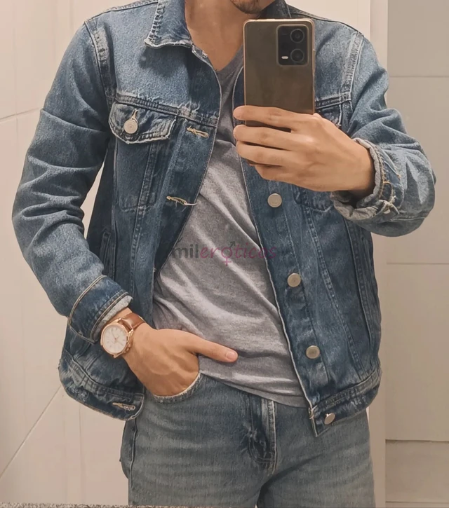 Sou homem de 1 65 m branco poucos pelos cabelos pretos olhos castanhos claro higienico e educado estou aqui iniciando testando novos olhares sou ativo...
