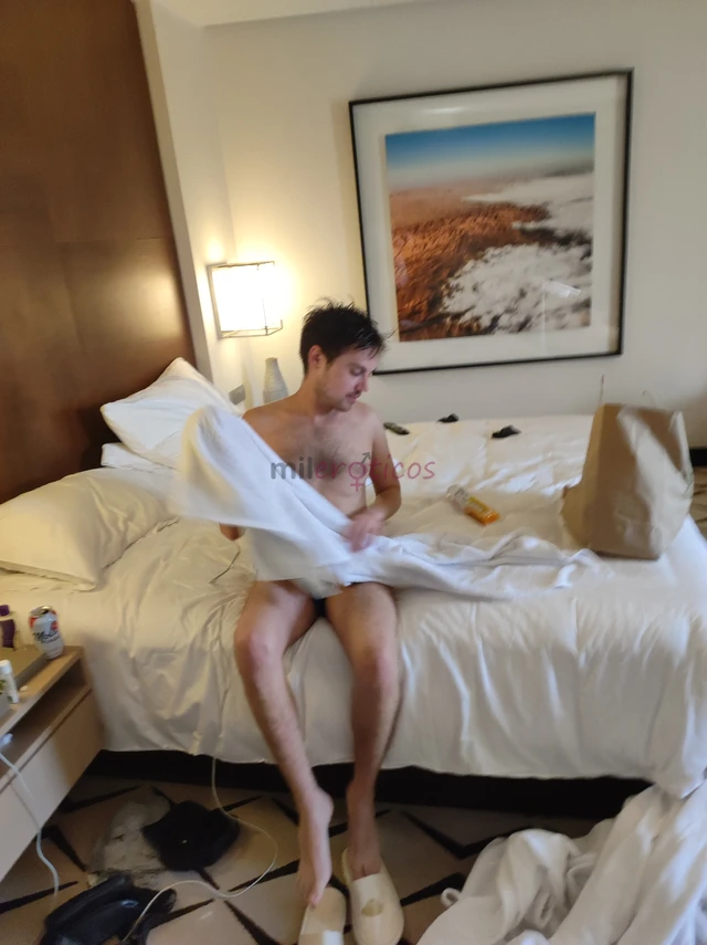 Hola a todos por aca joven movilizado complaciente ofreciendo servicios sexuales por usd soy muy educado simpatico y de buen trato ademas de guapo y c...