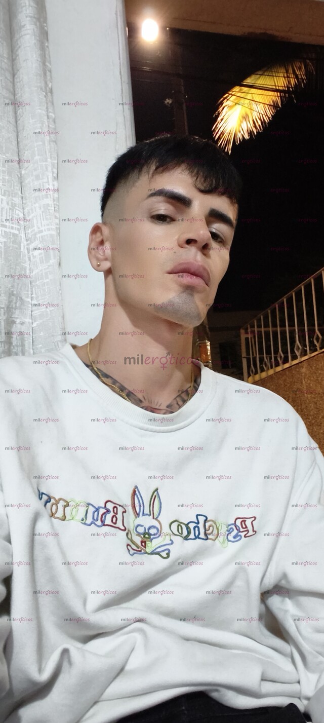 FOTOS DE FLACO ACTIVO TATUADO BLANCO MORBOSO ADICTO A PASIVOS