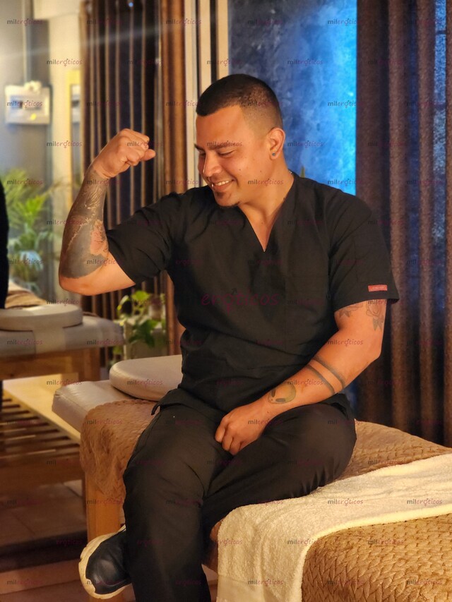 FOTOS DE SOY JULIÁN MASAJISTA QUIROPRÁCTICO PROFESIONAL TE OFREZCO DEPILACIÓN Y EXFOLIACI