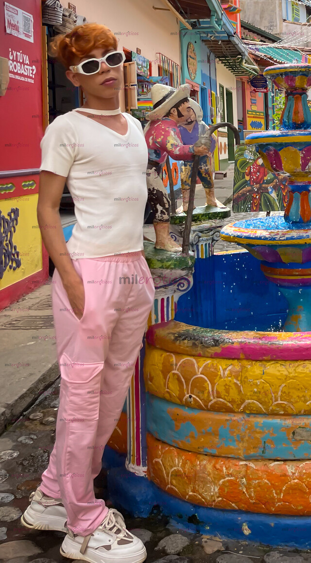 FOTOS DE FEMBOY SEXY SUMISO Y COMPLACIENTE CON SITIO Y A DOMICILIO