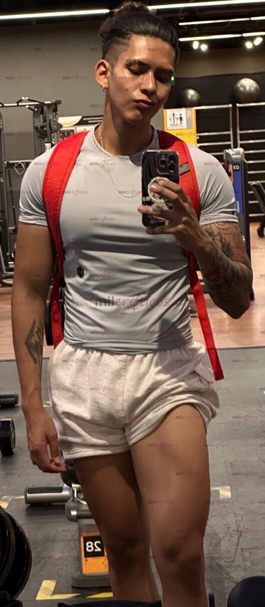 FOTOS DE JOVENCITO FUERTE Y GUAPO PARA CUMPLIR TODAS TUS FANTASIAS.
