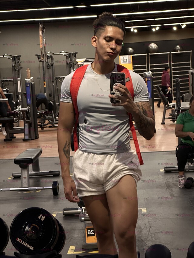 FOTOS DE JOVEN DE 23 AÑOS, GUAPO Y ATLÉTICO TE HARÉ PASAR EL MEJOR MOMENTO DE TU VIDA