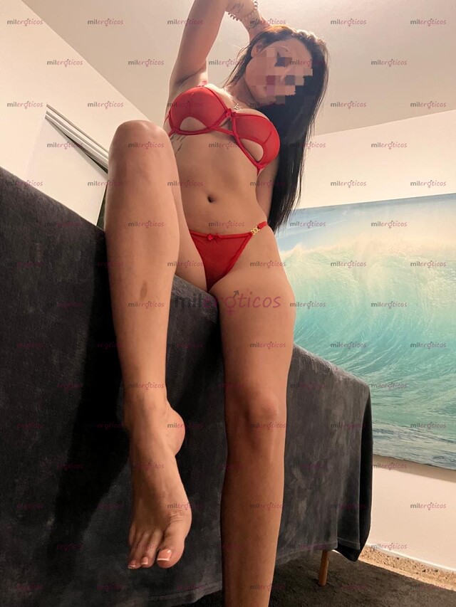 FOTOS DE HERMOSA LAURA TETONA NATURAL COMPLACIENTE