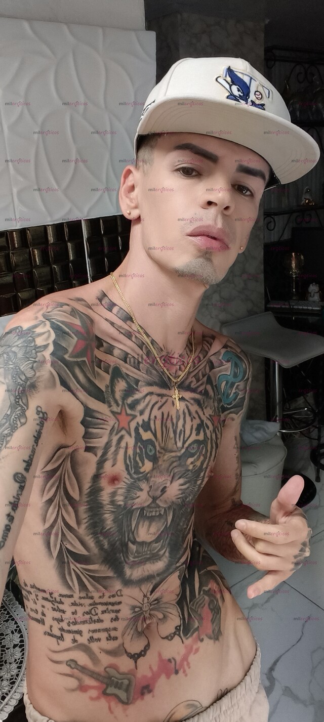 FOTOS DE FLACO ACTIVO MORBOSO LECHERO TATUADO BLANCO