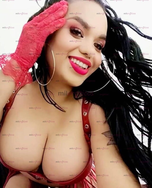 FOTOS DE TE VISTO DE PUTITA EN FALDA Y TACONES PARA DARTE EMPINADITO BEBÉ.