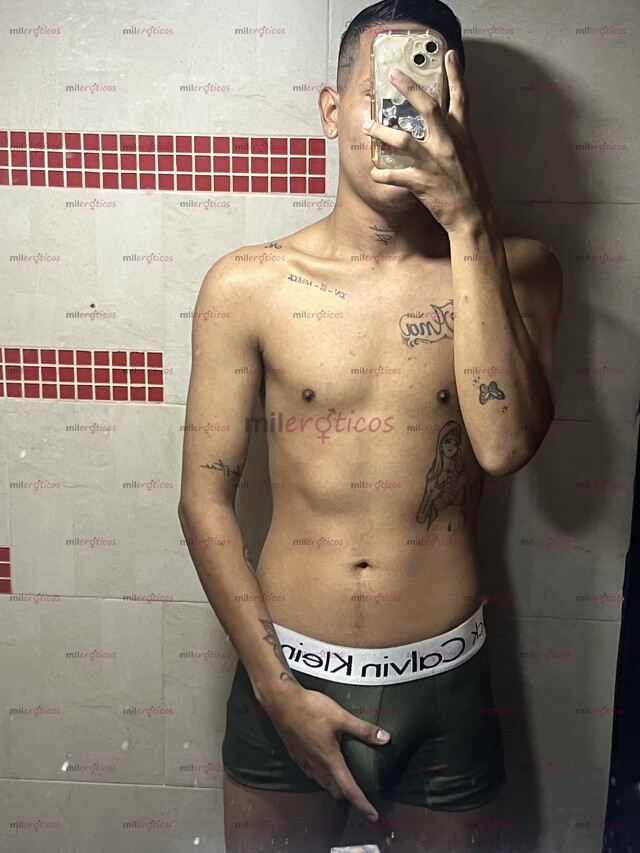FOTOS DE HOY UN CHICO JOVEN Y ENCANTADOR DE LINDA SONRISA Y MIRADA TIERNA