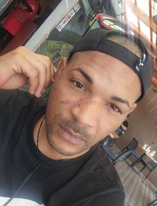Chico cubano 33 anos caliente dispuesto a satisfacer tus fantasias sexuales buen pene y buen trasero lechero con el pene siempre listo para prenarte e...