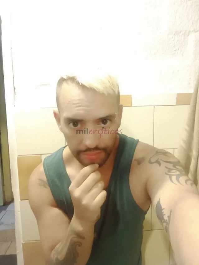 Buenas tardes junto con saludar me presento mi nombre es joaquin tengo 27 anos y soy gay pasivo mamador ojo solo la chupo nada de penetracion ya voy a...