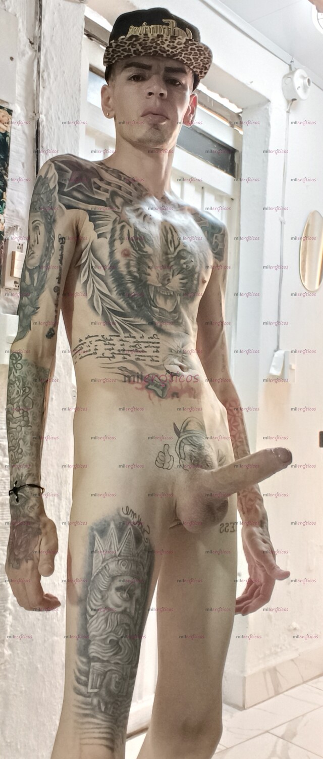 FOTOS DE SERIO FLACO TATUADO BLANCO VERGA DURA ACTIVO MORBOSO