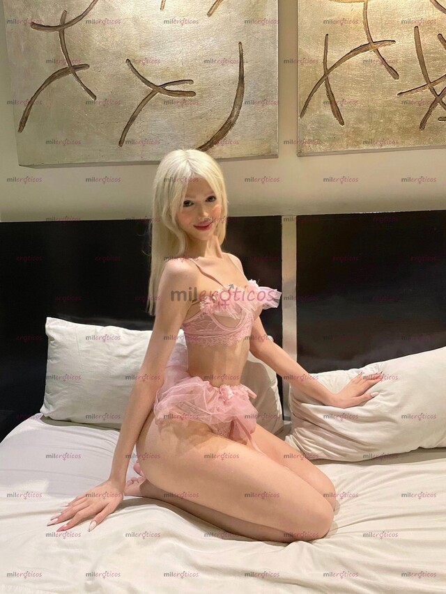 FOTOS DE LA PRINCESA MÁS BLANCA, RUBIA, FEMENINA Y PERFECTA DEL PORTAL