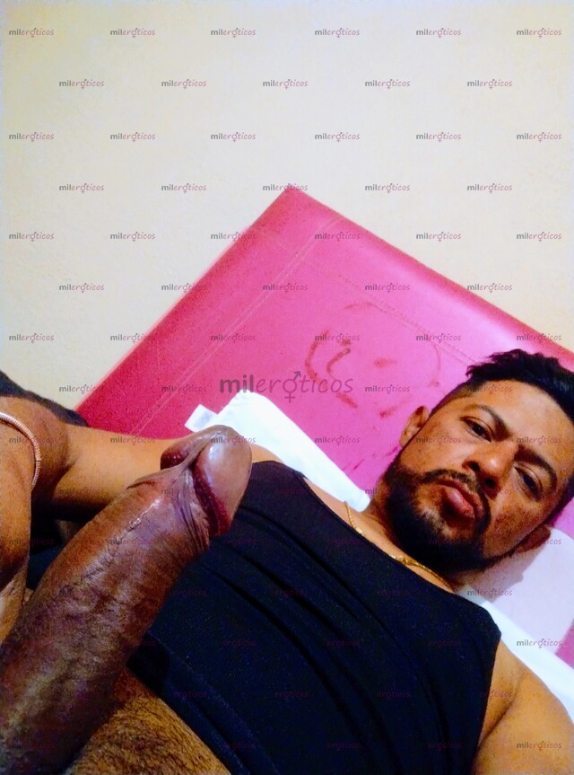 FOTOS DE ARQUITECTO PROACTIVO DEDICADO A TRABAJO Y META PERSONAL