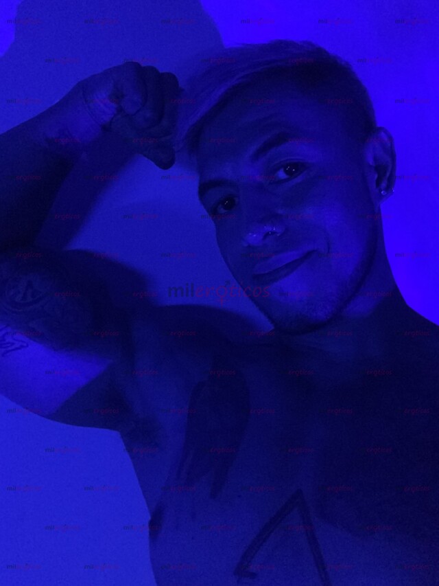 FOTOS DE CHICO DOTADO EN TU CIUDAD, TU AMANTE MOISÉS .