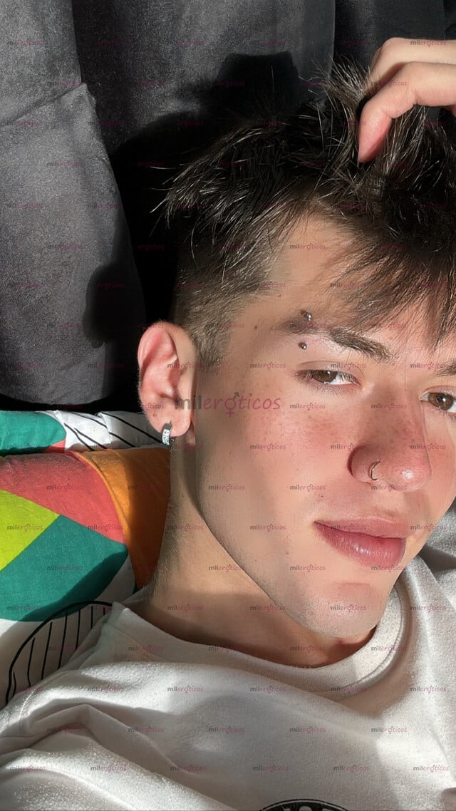 FOTOS DE JOVEN DISCRETO, ATENTO, ARRECHO Y COMPLACIENTE