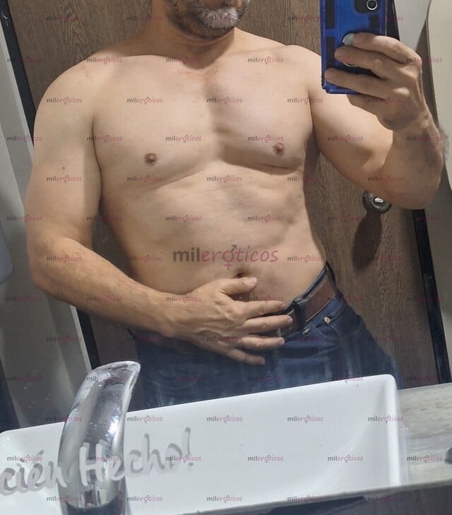 FOTOS DE FISIOTERAPEUTA MUSCULOSO BISEXUAL EXPERTO EN MASAJES RELAJANTES Y DEPORTIVO DE E
