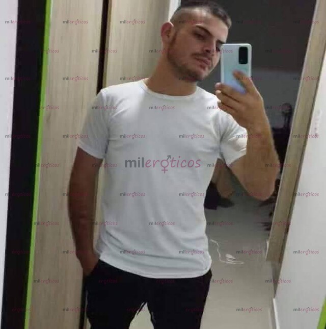 FOTOS DE HOMBRE JOVEN CABALLEROSO DISPUESTO COMPLACER SUS ÍNTIMOS DESEOS