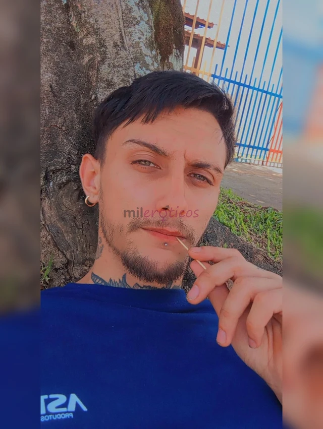 Sou gaucho tatuado novinho gosto de diversao e boas experiencias entrei no ramo agora ainda nao sei como funciona direito busco conhecer pessoas e ver...