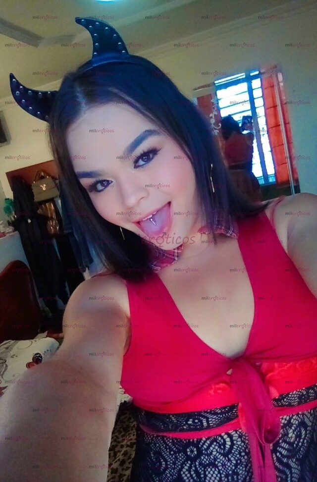 FOTOS DE NIÑA TRANS FOGOSA, LECHERA Y BISEXUAL, PARA CUMPLIR TUS FANTASIAS DE TRIO BN RIC
