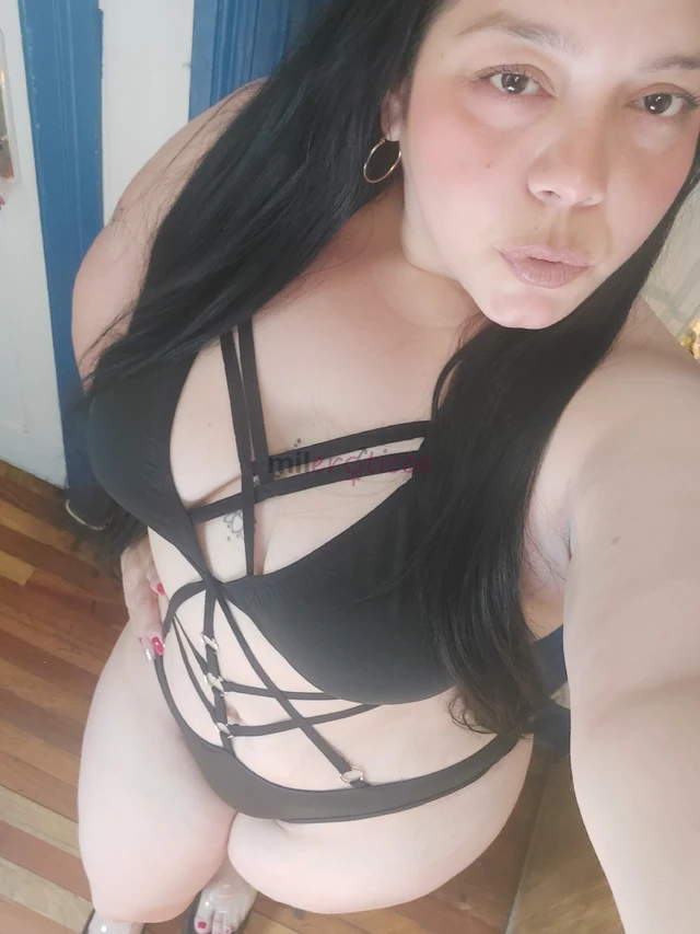 Hola soy camila una bella escort colombiana blanca descomplicada dispuesta darte placer educada adicta al sexosi deseas tomar mis serviciosescribeme p...