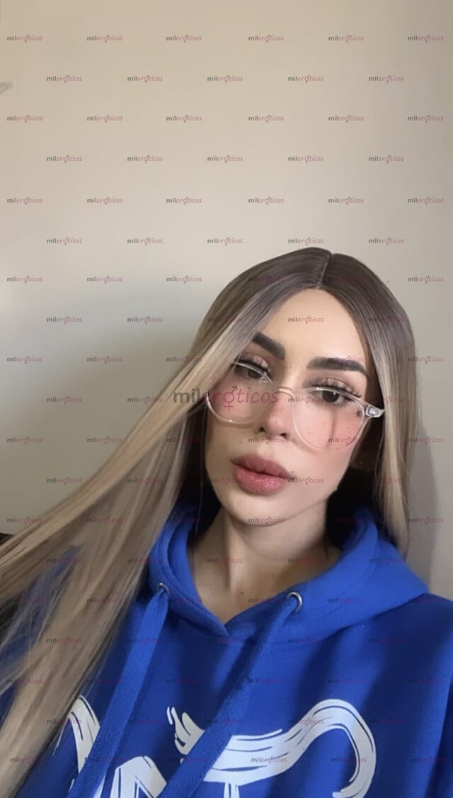 FOTOS DE HOLA ME LLAMO MELANIE, TENGO 23 AÑOS, SOY PETTITE MUY CACHONDA Y COMPLACIENTE.