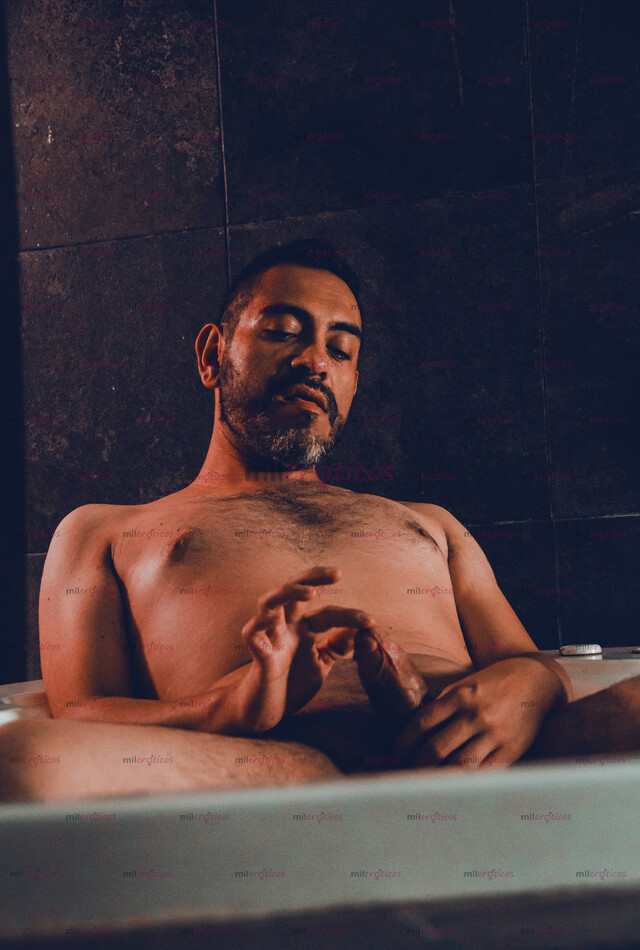 FOTOS DE PROFESOR UNIVERSITARIO CALIENTE Y COMPLACIENTE