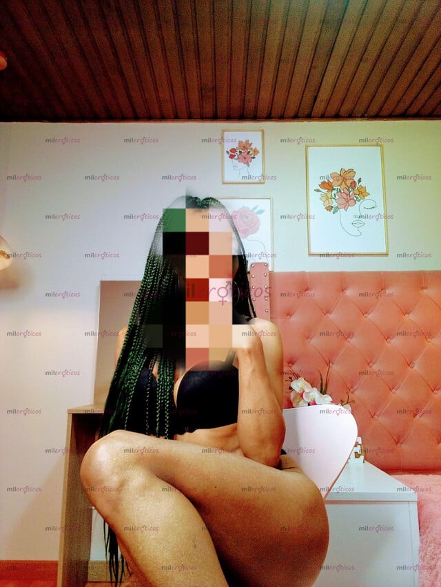 FOTOS DE DELICIOSA NEGRA CON CHOCHITO ESTRECHITO MORBOSA YA QUE SOY MUY CACHONDA