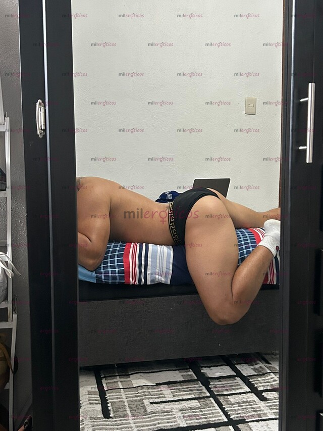 FOTOS DE PASIVO DISCRETO, CON LUGAR, SUMISO Y COMPLACIENTE