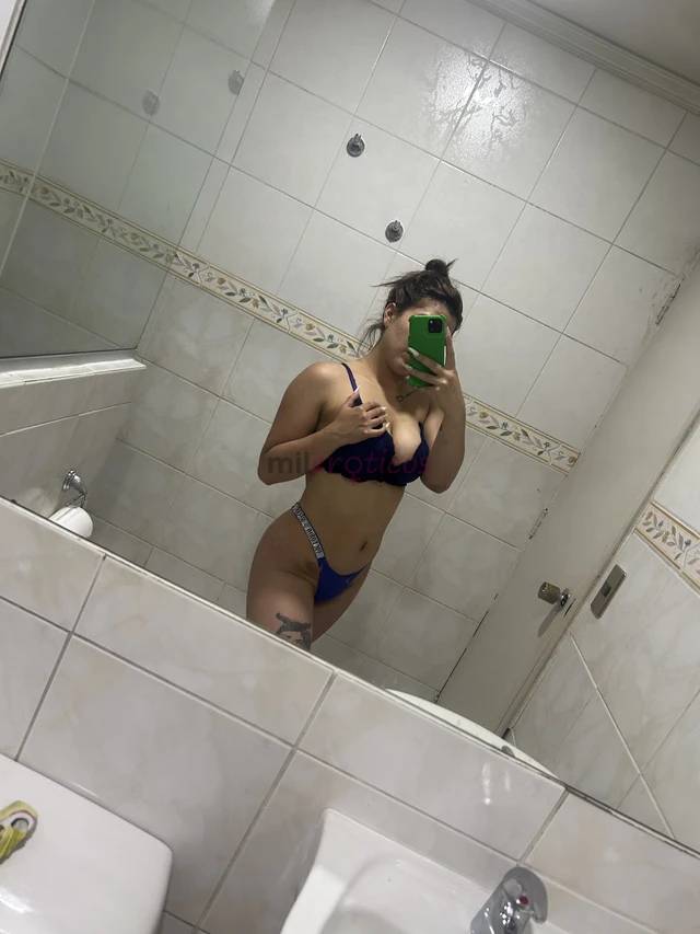 Mi nombre es celeste muy amable y entiendo cualquier situacion o punto de vista mi whatsapp es 56956046728 soy una chica sumisa y de casa blanquita de...