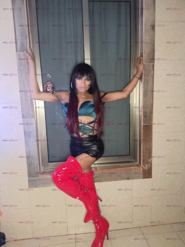 FOTOS DE FIESTA SEXO DIVERCION MORENA EXPERTA AL SEXO ORAL XIOMARA LA BEBESITA