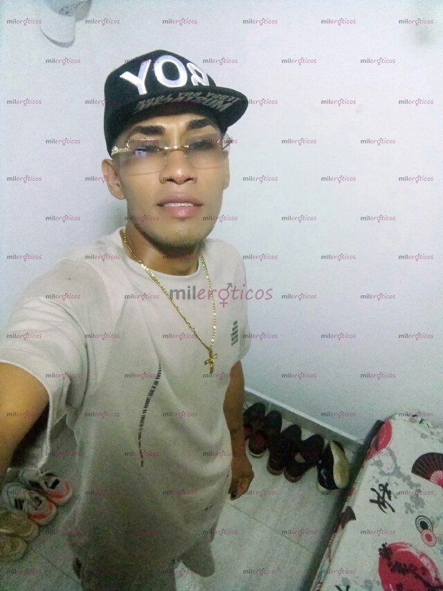 FOTOS DE AQUÍ MORENO VENEZOLANO DISPUESTO A COMPLACER TUS FETICHES