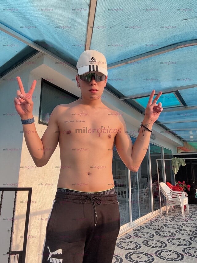 FOTOS DE CHICO DE 1.90 VARONIL TATUADO PAISA, MACHO JOVEN LISTO PARA COMPLACER