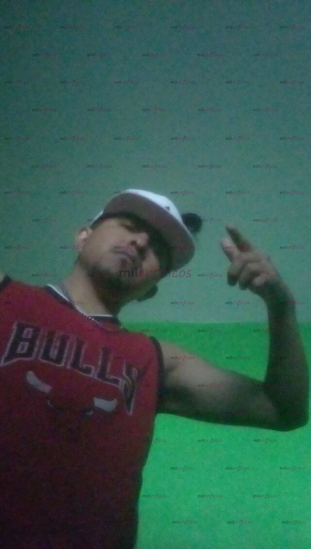 FOTOS DE CHOLO CHACALÓN SALVADOREÑO QUE ATIENDE A JAINITAS CALIENTES