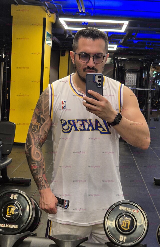 FOTOS DE FETICHISTA Y COMPLACIENTE CON SITIO PRIVADO