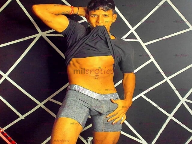 FOTOS DE CHICO MUY SEXY ACUERPADO PARA SATISFACER A MIS AMORES