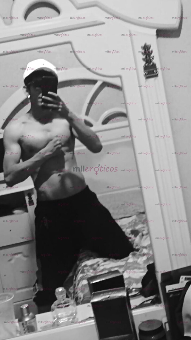 FOTOS DE JOVEN SIMPÁTICO ATREVETE A PASAR UN MOMENTO RICO TE HARÉ GEMIR COMO PUTITA