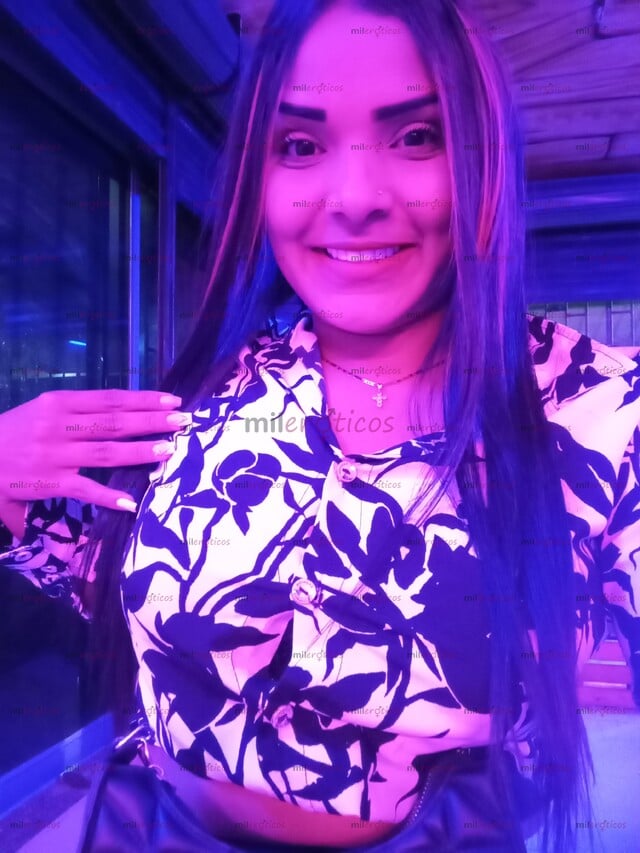 FOTOS DE HOLA MIS AMORES SOY PAOLA UNA MORENA HERMOSA ATRACTIVA