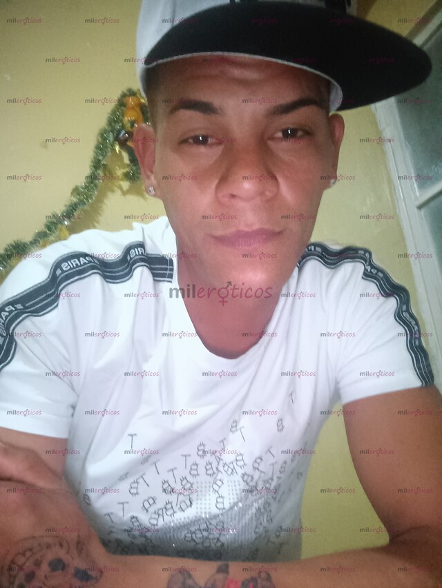 FOTOS DE ADEN VENEZOLANO ,1.90 DELGADO SCORT 29 AÑOS