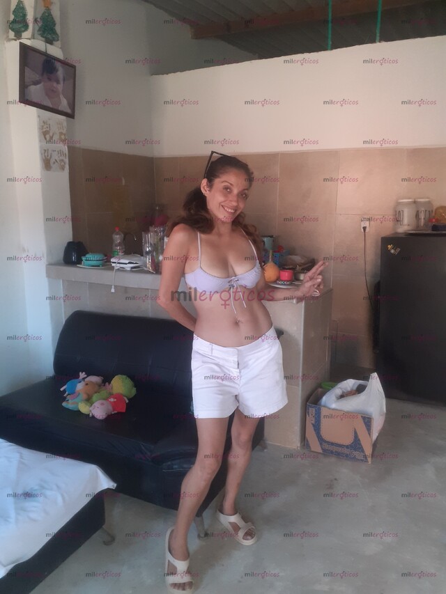 FOTOS DE HOTLATINWIFE COSTEÑA MILFWOMAN ,HOTMAMA SEXYLADY