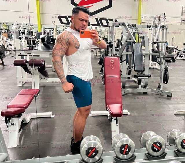 FOTOS DE SOLO SOLVENTES ACTIVO MORENOTE MAMADO TATUADO PREÑADOR 20CM CON DEPARTAMENTO