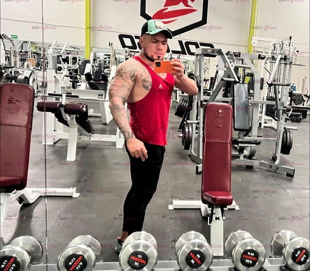 FOTOS DE SOLO SOLVENTES ACTIVO MORENOTE MAMADO TATUADO PREÑADOR 20CM CON DEPARTAMENTO
