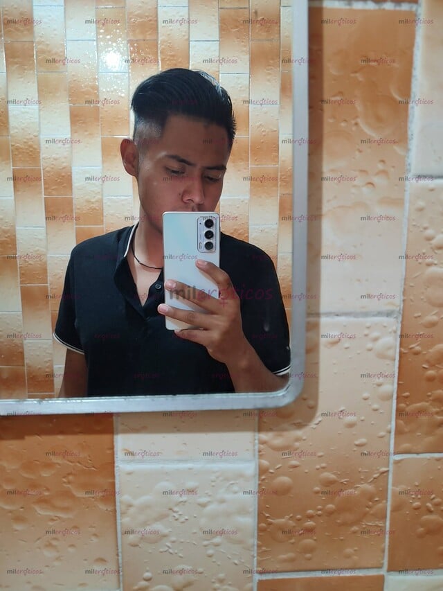 FOTOS DE CHICO JOVEN MUY CALIENTE CON GANAS DE CUMPLIR TODAS TUS FANTASIAS